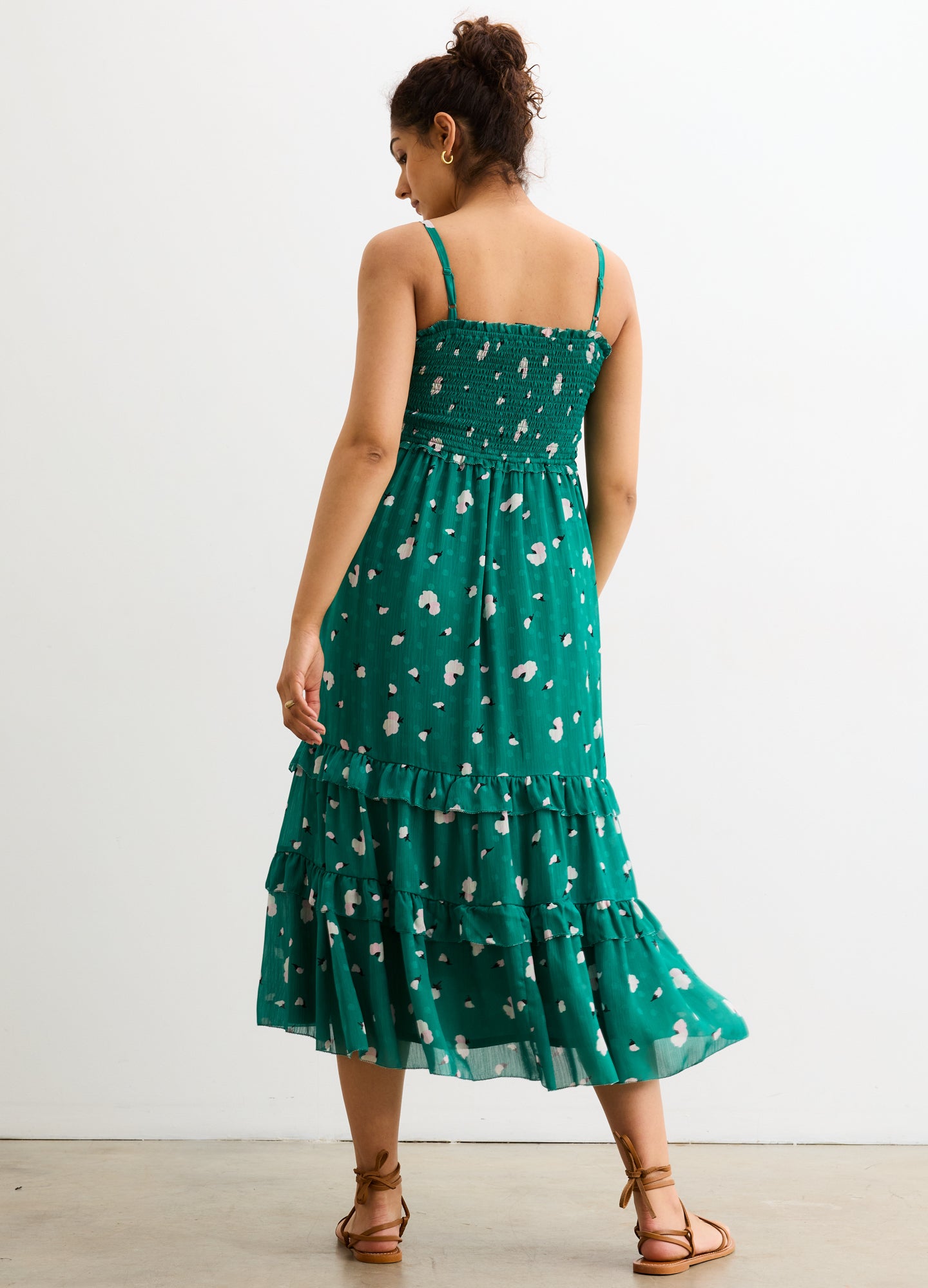 The Dani Dress - Jade green maternity dress with adjustable straps and flowy skirt, ideal for pregnancy and nursing.