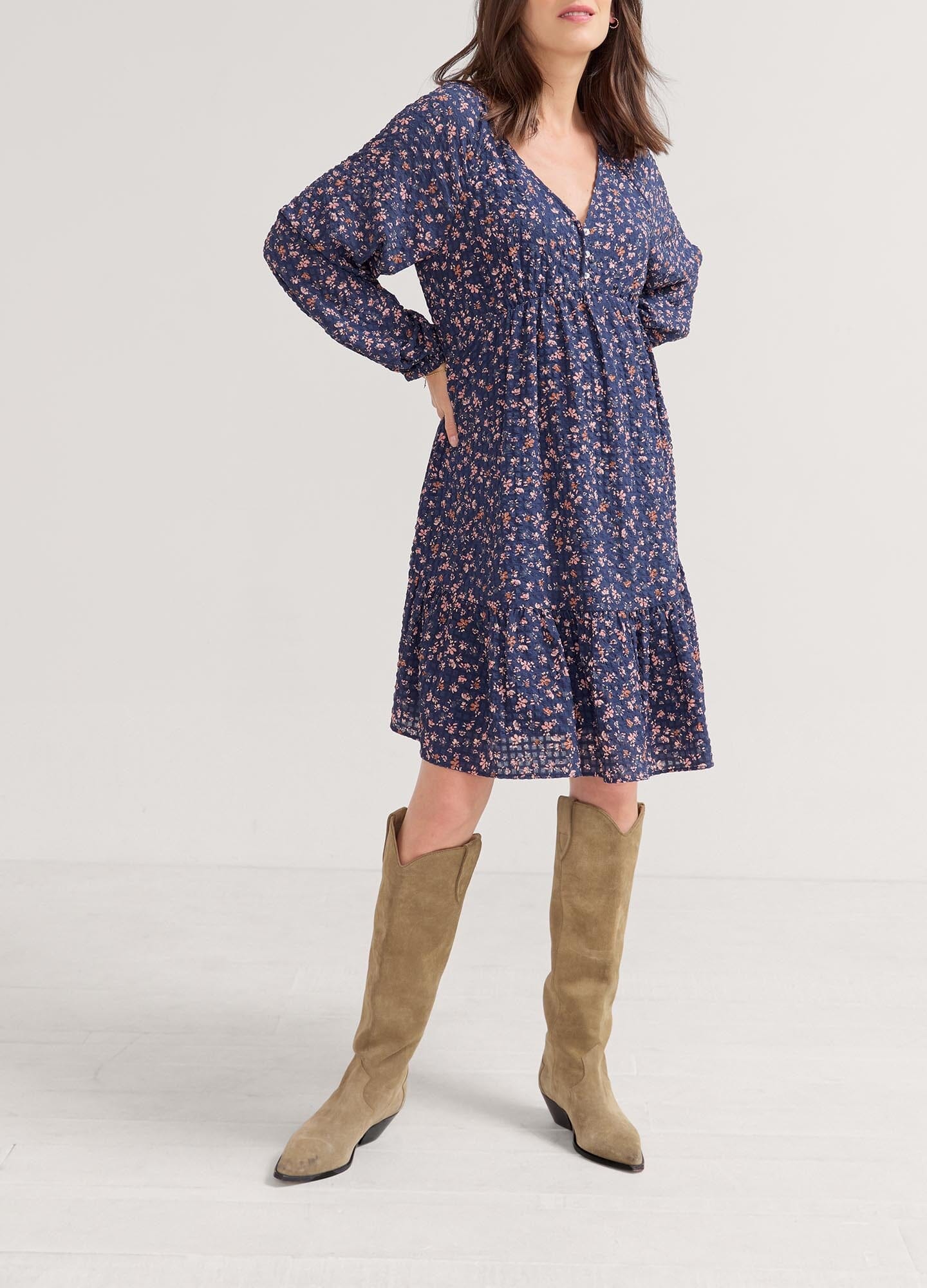 color:navy poetry floral