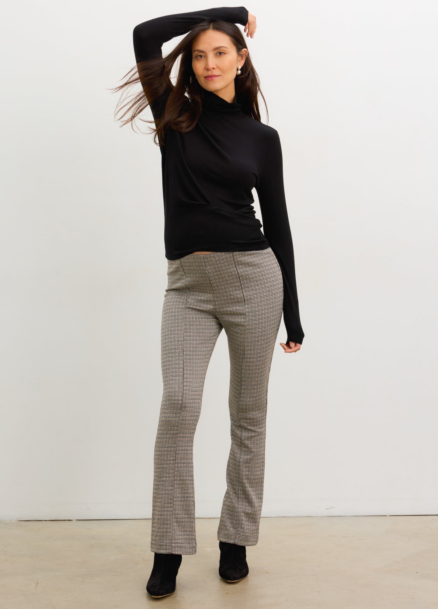 The Seamed Stretch Crop Pant