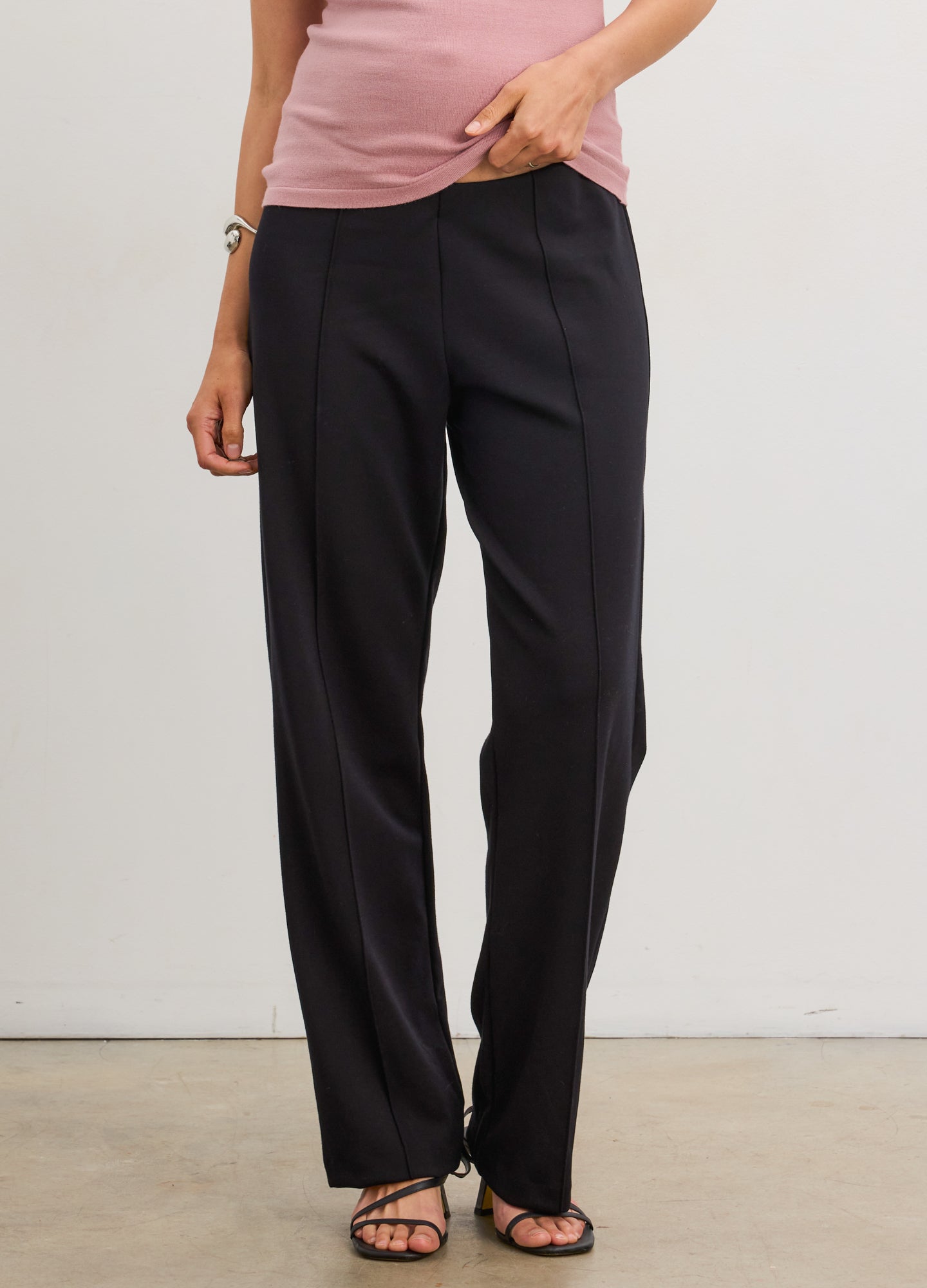 The Seamed Stretch Straight-Leg Work Pant | HATCH Maternity