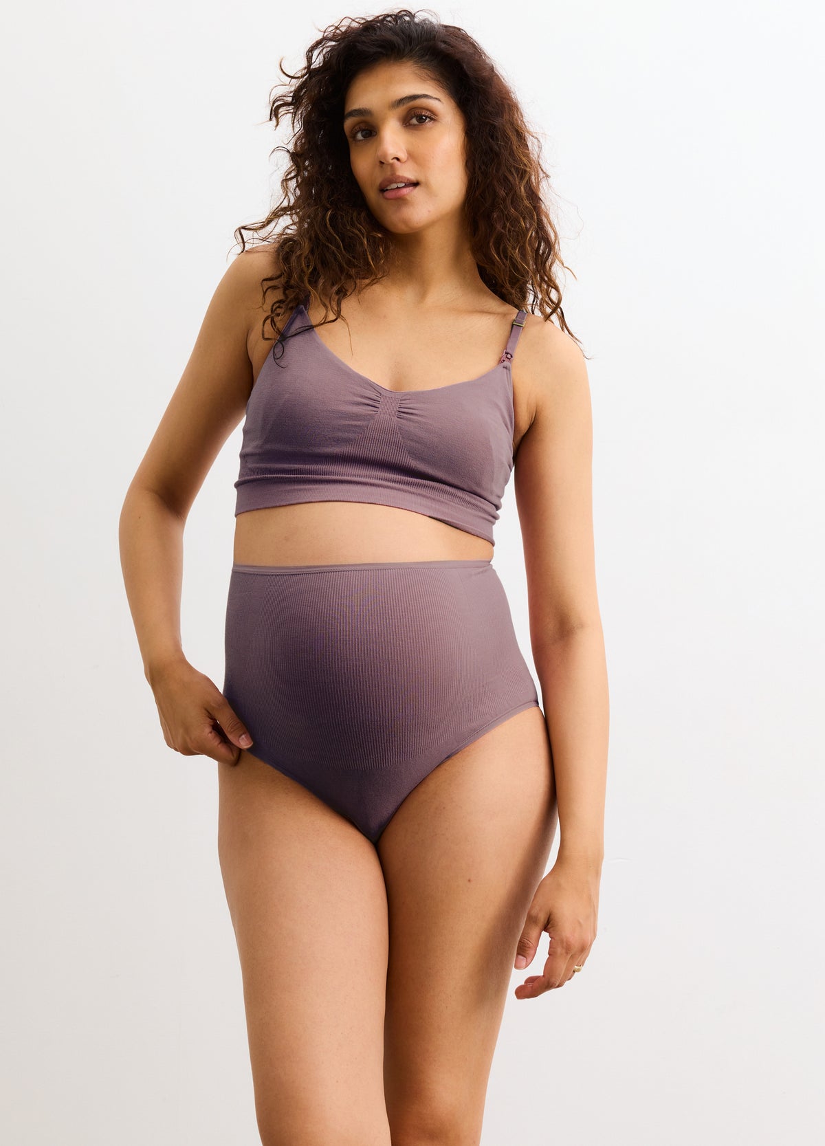 Mauve seamless maternity brief with high waistband designed for belly support and comfort.