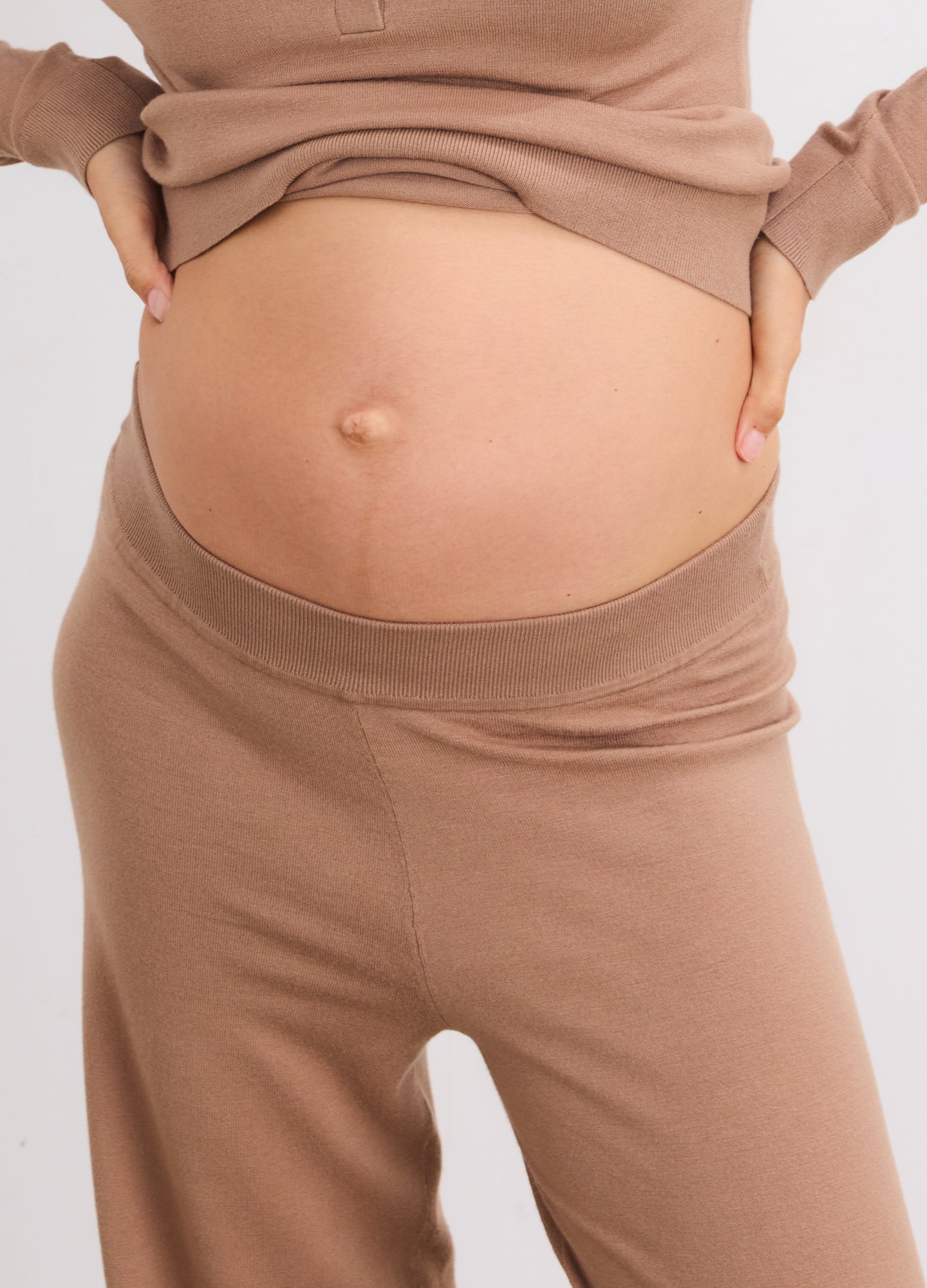 The Softsculpt Knit Crop Pant