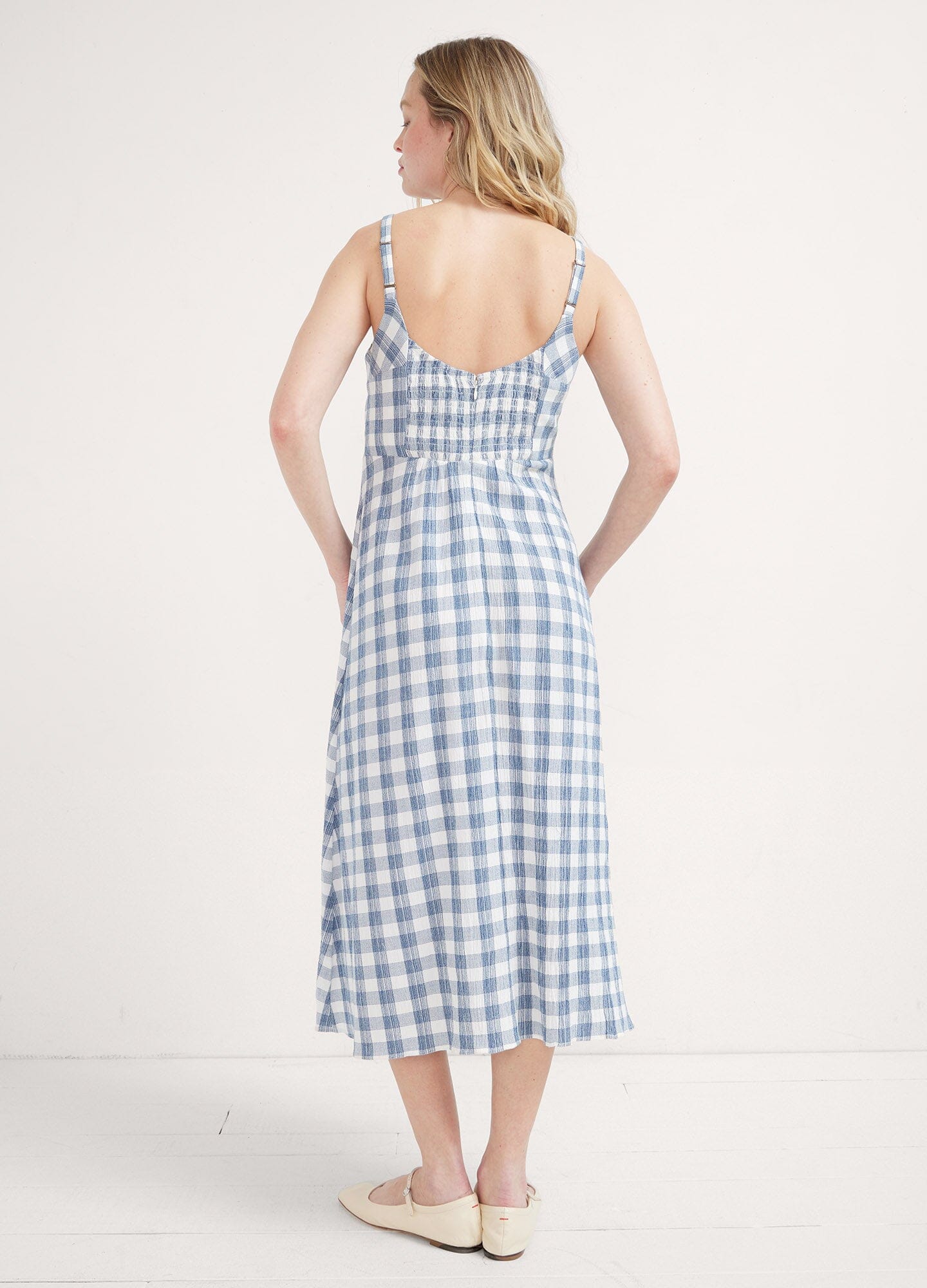 color:blue/white plaid
