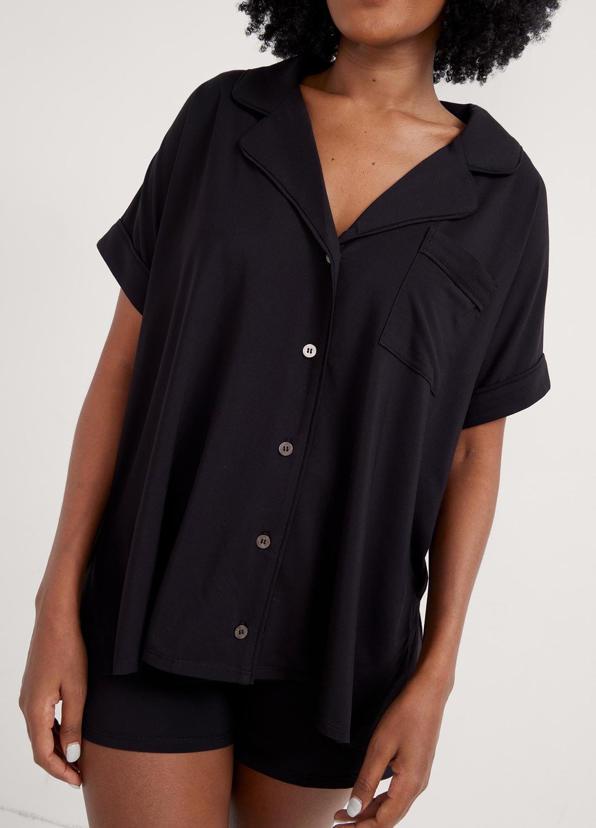 color:black