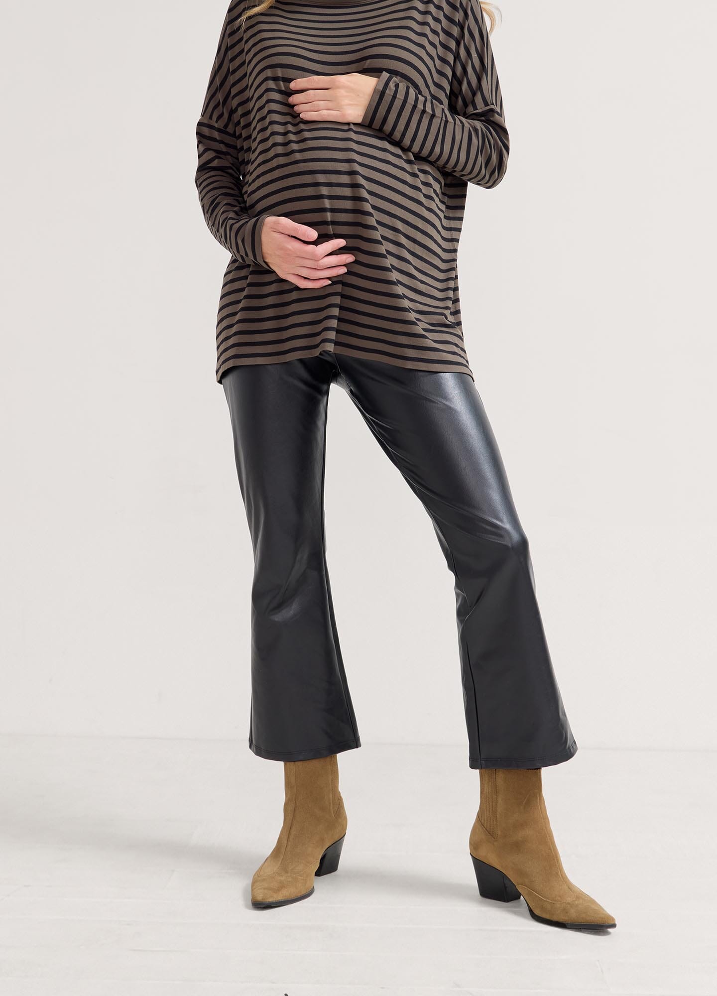 美品】m.a+ Vachetta Leather Flare Pants 48 【公式通販】