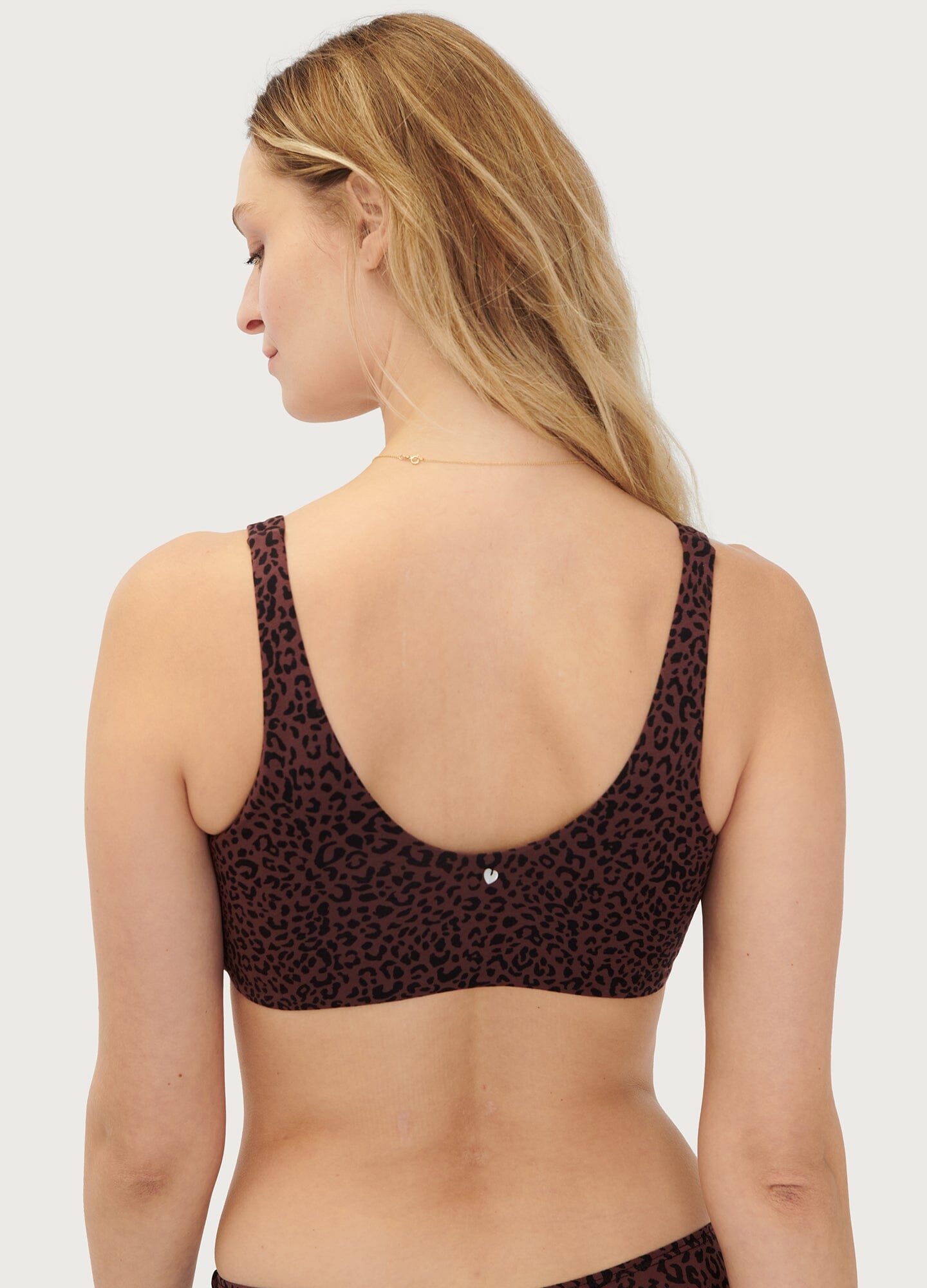 color:mocha leopard